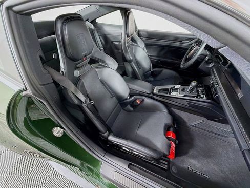 Certified 2026 Porsche 911 GT3 w/ Lightweight Package RWD image 28