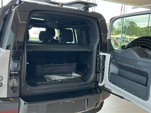 New 2026 Land Rover Defender 110 S image 27