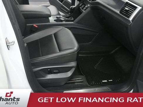 Used 2022 Volkswagen Atlas Cross Sport SEL R-Line AWD/4WD image 17