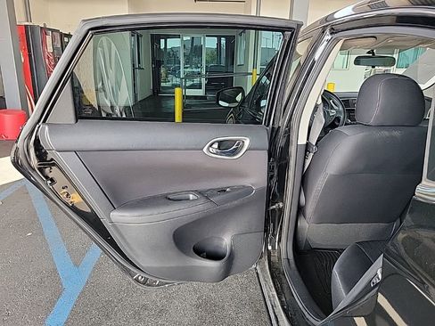 Used 2016 Nissan Sentra SV image 11