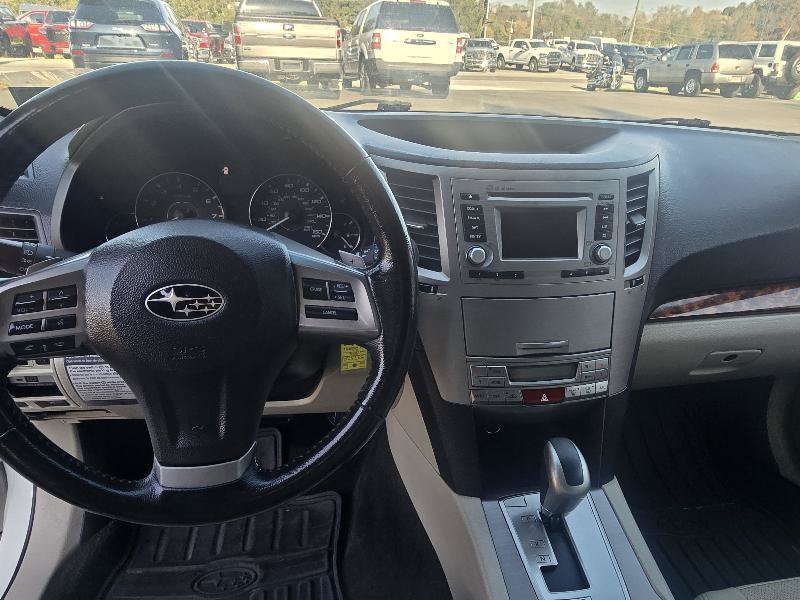 Used 2012 Subaru Outback 3.6R Limited w/ Moonroof Pkg AWD/4WD image 8