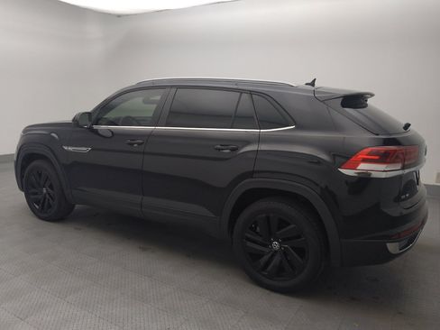 Used 2022 Volkswagen Atlas Cross Sport SE w/ Panoramic Sunroof Package FWD image 3