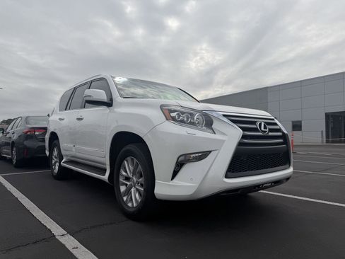 Used 2018 Lexus GX 460 Premium w/ Premium Package image 15