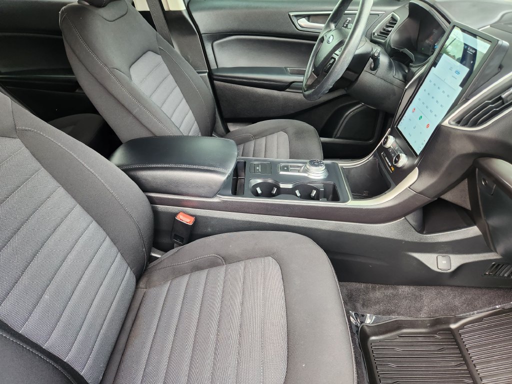 Used 2024 Ford Edge SE w/ Black Appearance Package AWD/4WD image 5