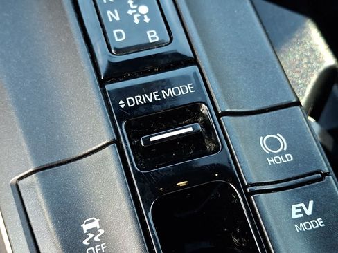 Used 2023 Toyota Crown AWD/4WD image 29