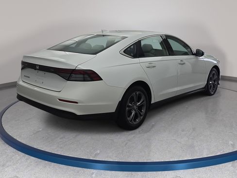 Used 2023 Honda Accord EX image 5
