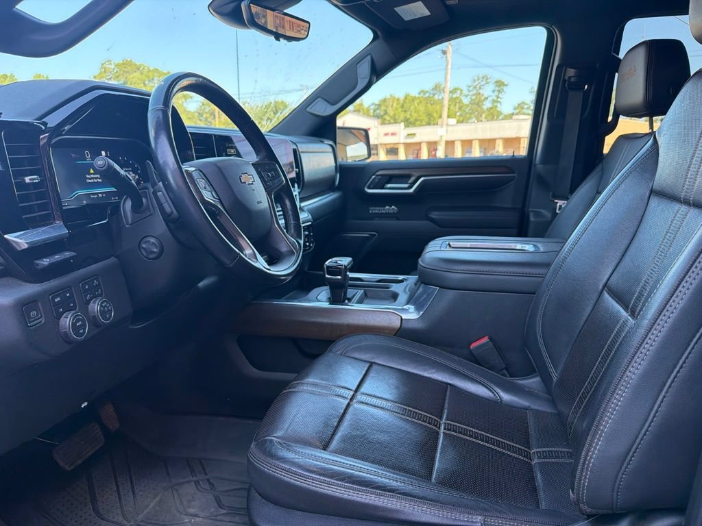 Used 2022 Chevrolet Silverado 1500 High Country w/ High Country Premium Package AWD/4WD image 14