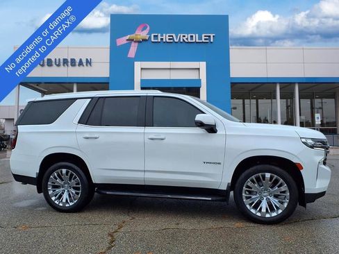 Used 2022 Chevrolet Tahoe LT w/ Luxury Package image 4