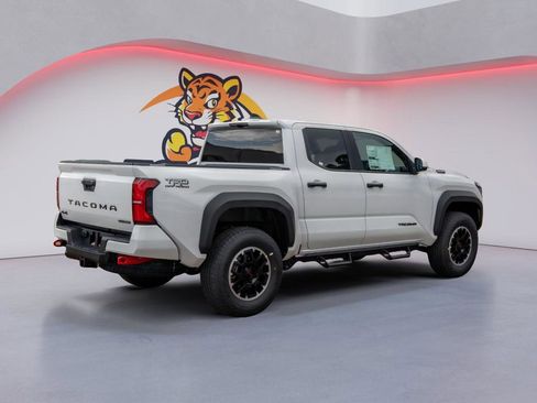 Used 2026 Toyota Tacoma TRD Off-Road AWD/4WD image 5
