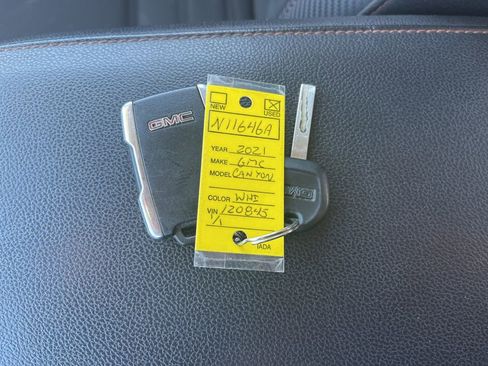 Used 2021 GMC Canyon AT4 image 20