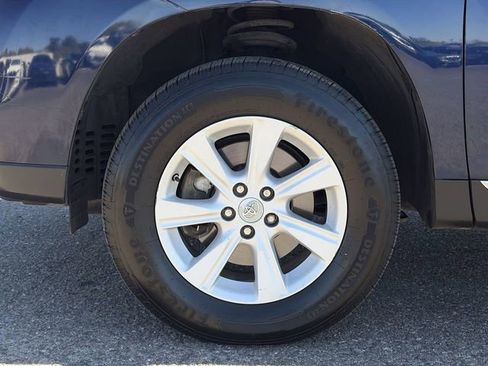 Used 2012 Toyota Highlander w/ Tech Pkg image 10