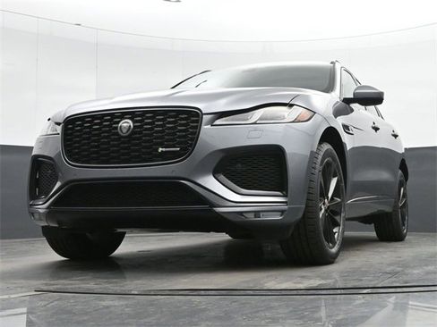 Used 2023 Jaguar F-PACE R-Dynamic S image 33