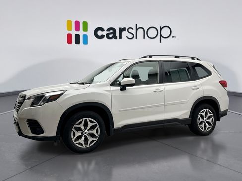 Used 2023 Subaru Forester Premium AWD/4WD image 1