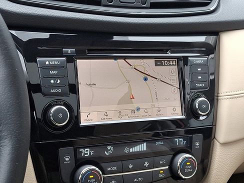 Used 2020 Nissan Rogue SL w/ Premium Package image 17