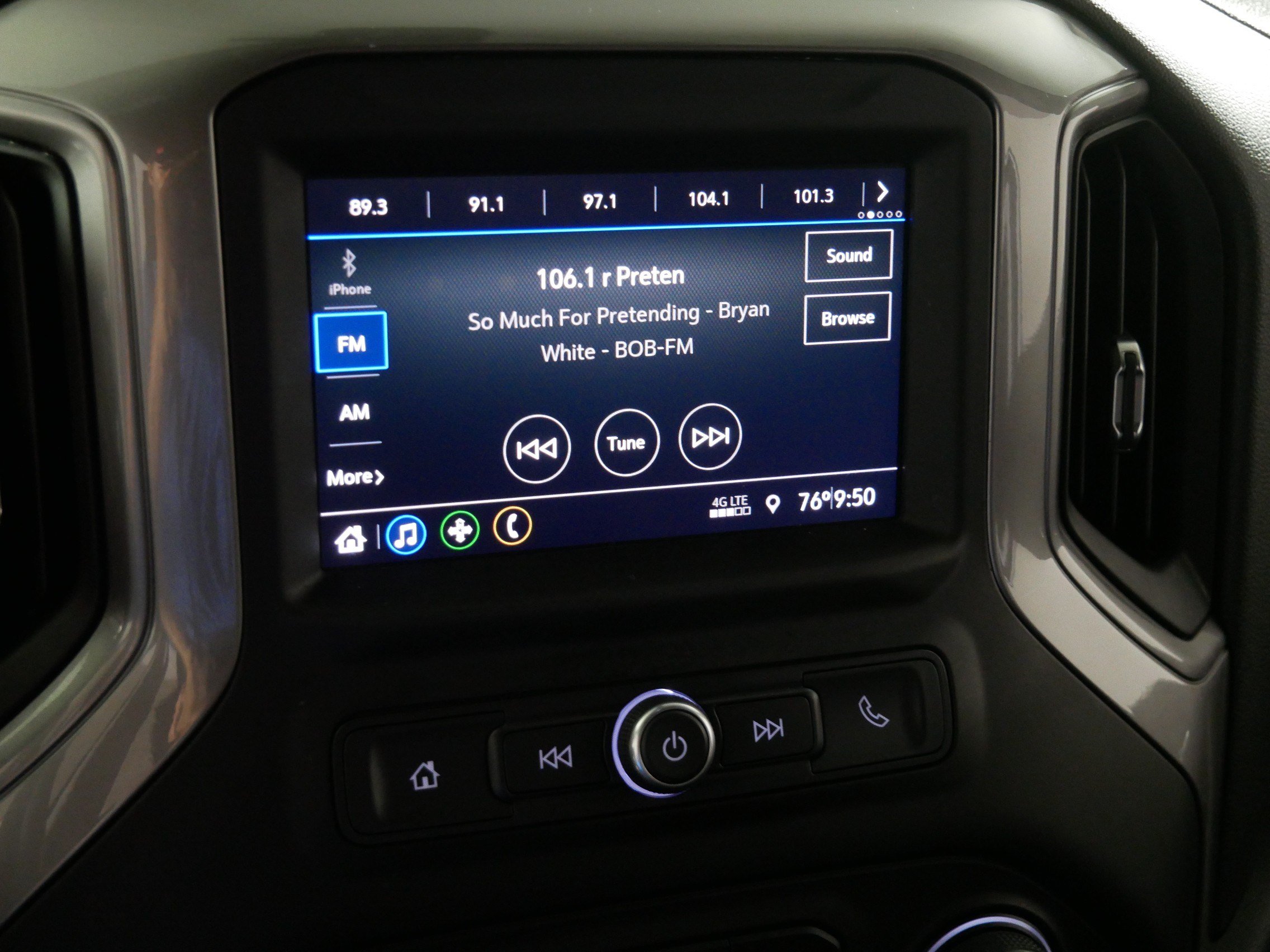 Used 2021 Chevrolet Silverado 1500 Custom Trail Boss w/ Midnight Edition AWD/4WD image 22