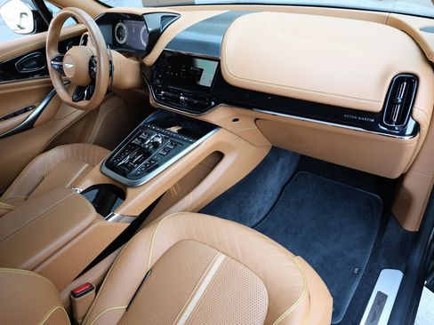 Used 2025 Aston Martin DBX 707 AWD/4WD image 2