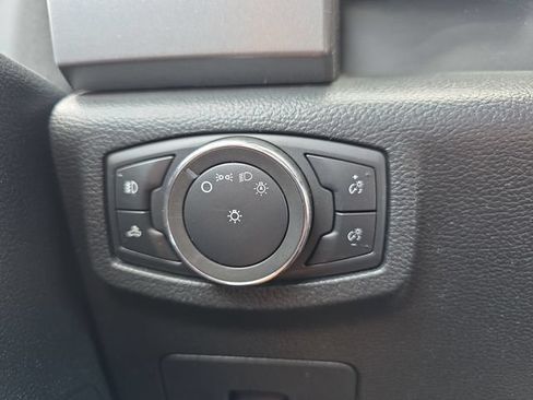 Used 2015 Ford F150 XLT w/ Equipment Group 302A Luxury AWD/4WD image 27