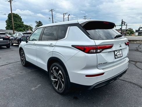 Used 2022 Mitsubishi Outlander ES AWD/4WD image 6