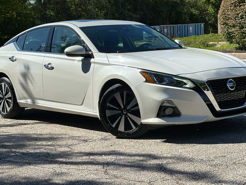 Certified 2019 Nissan Altima 2.5 SV AWD/4WD image 1