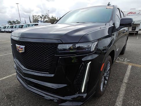 Used 2023 Cadillac Escalade ESV V image 7