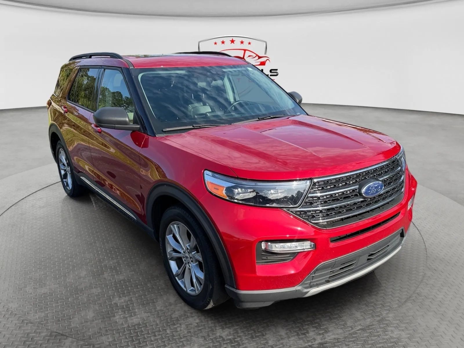 Used 2023 Ford Explorer XLT w/ Equipment Group 202A RWD image 8