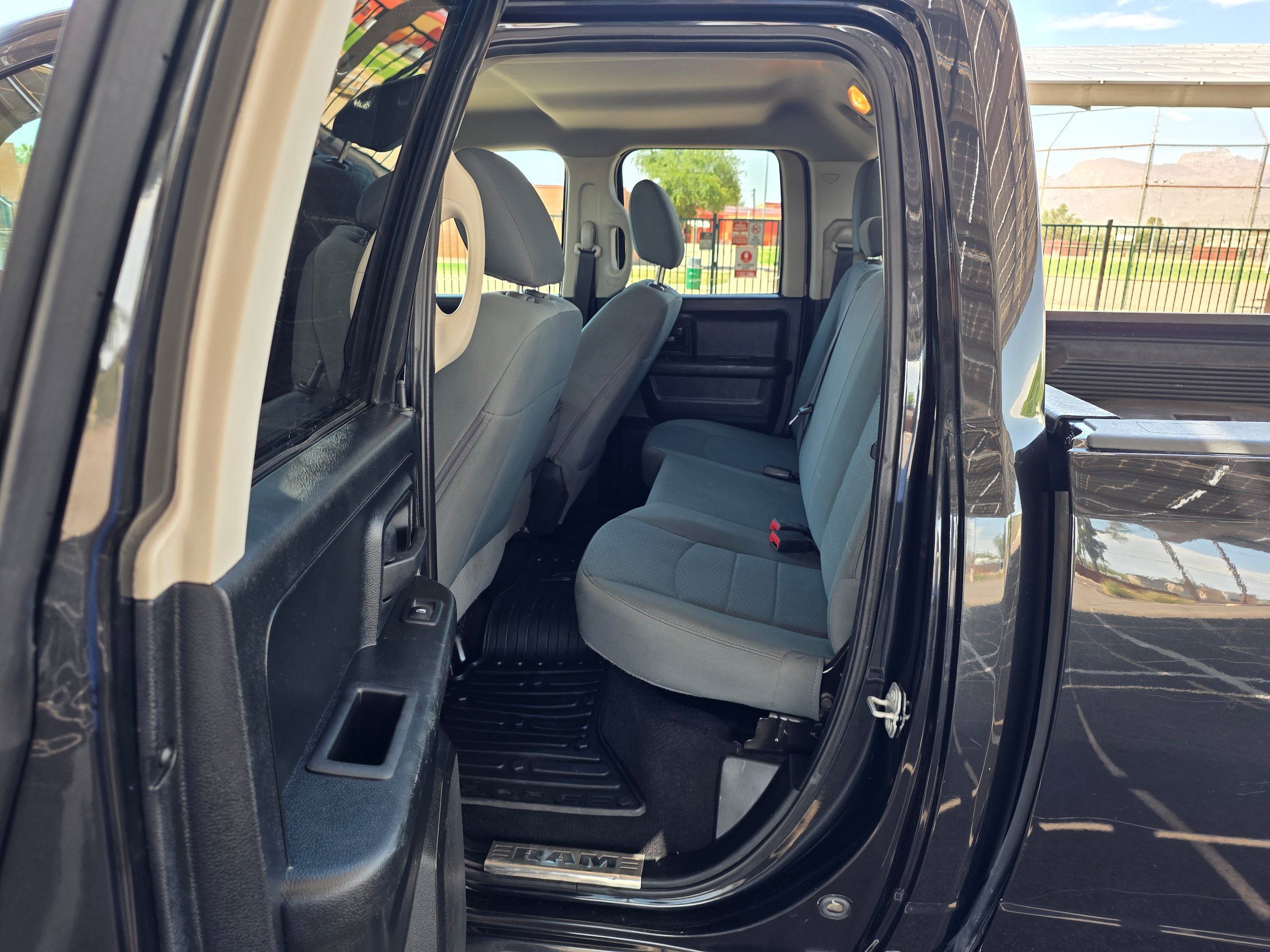 Used 2018 RAM 1500 Express RWD image 21