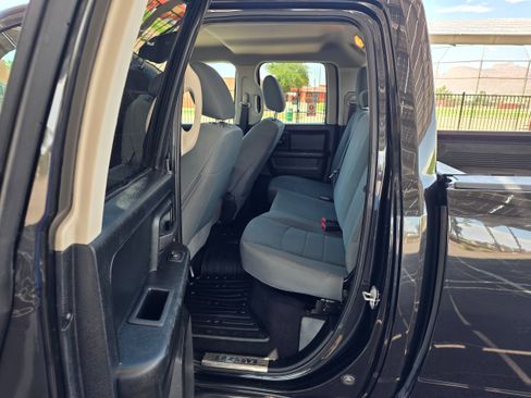 Used 2018 RAM 1500 Express RWD image 21