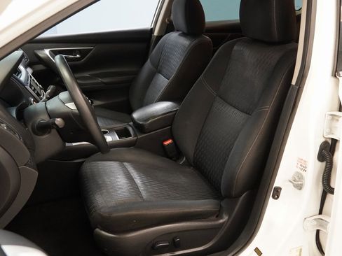 Used 2016 Nissan Altima 2.5 S w/ Power Driver Seat Package image 3