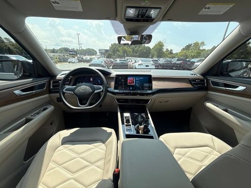 Used 2026 Volkswagen Atlas SE AWD/4WD image 9