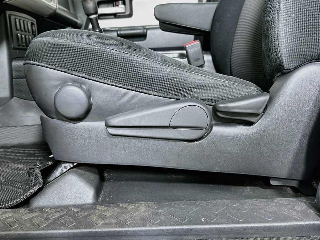 Used 2011 Toyota FJ Cruiser 4WD w/ Upgrade Pkg image 23