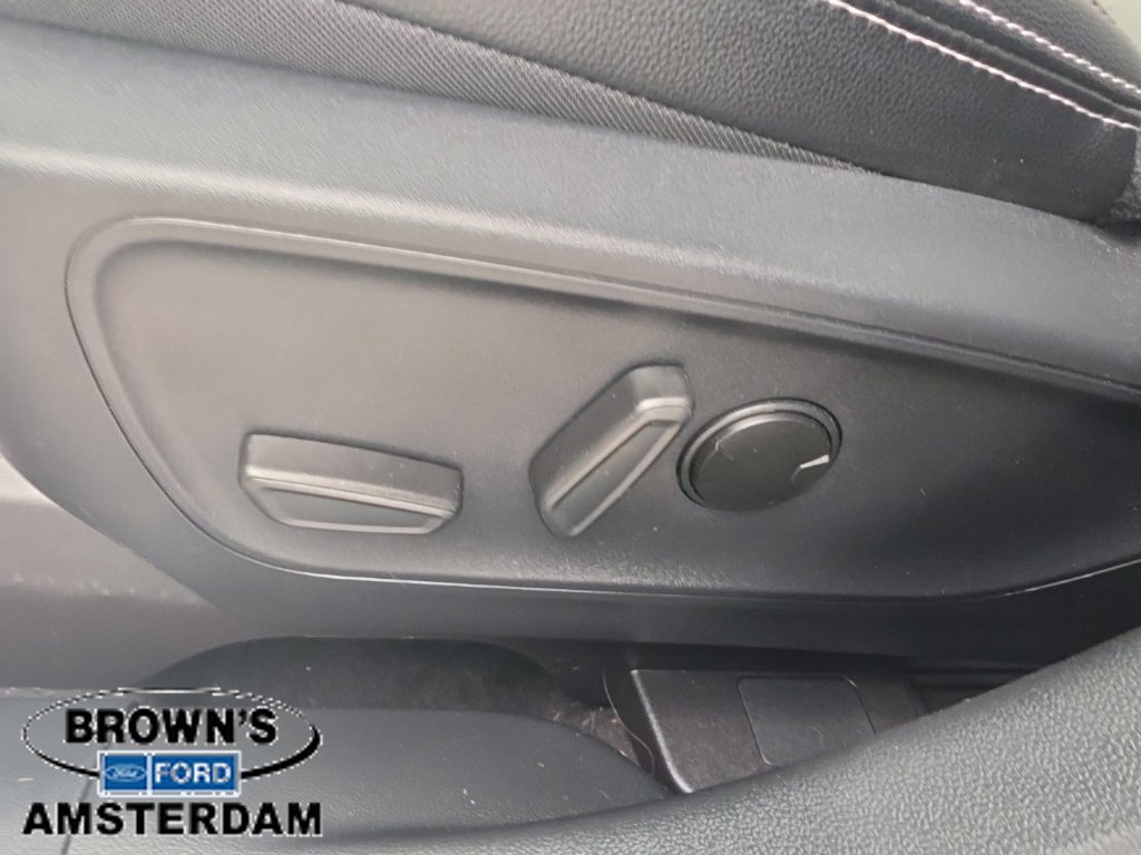 Certified 2025 Ford Escape Platinum w/ Premium Technology Package AWD/4WD image 17