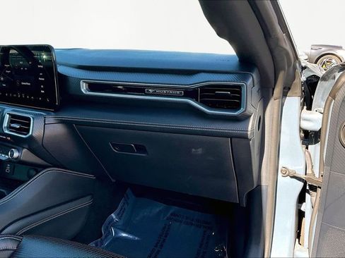 Used 2024 Ford Mustang GT Premium image 17