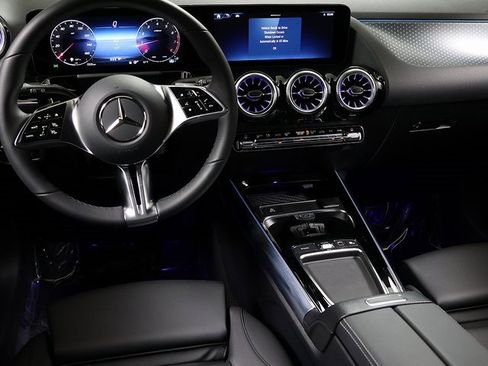 Used 2025 Mercedes-Benz GLA 250 4MATIC image 15