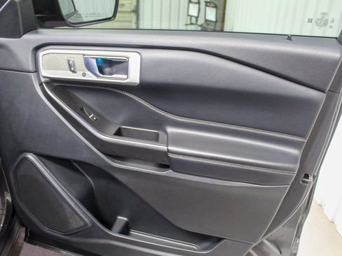 Used 2020 Ford Explorer Limited image 15