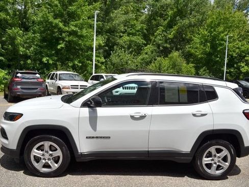 Used 2024 Jeep Compass Latitude AWD/4WD image 5
