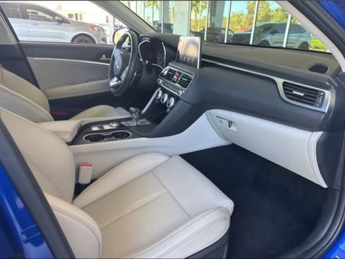 Used 2020 Genesis G70 2.0T image 8