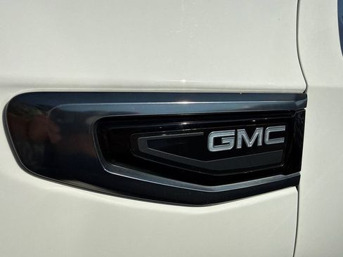 Used 2021 GMC Yukon AT4 w/ AT4 Premium Plus Package AWD/4WD image 11