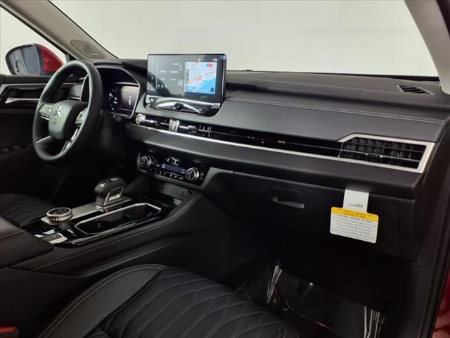 Used 2025 Mitsubishi Outlander SEL FWD image 7