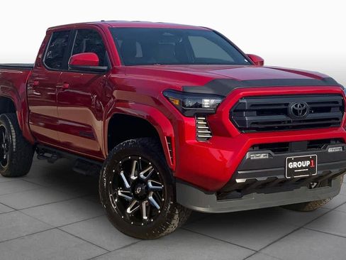 Used 2025 Toyota Tacoma SR5 AWD/4WD image 3