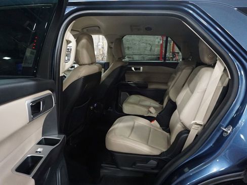 Used 2020 Ford Explorer XLT w/ Equipment Group 202A image 14