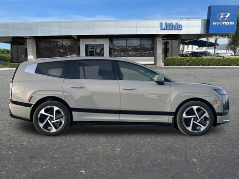 New 2026 Hyundai Ioniq 9 Calligraphy w/ Tow & Go Package image 8