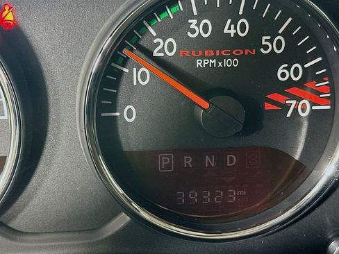 Used 2017 Jeep Wrangler Unlimited Rubicon image 12