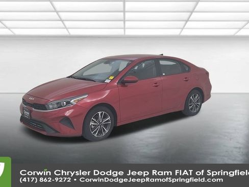 Used 2024 Kia Forte LXS image 7