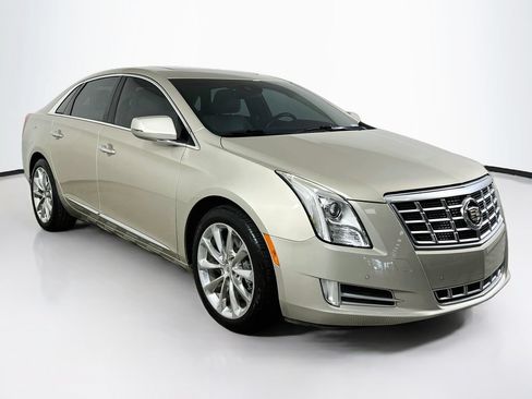 Used 2013 Cadillac XTS Luxury w/ Driver Awareness Package FWD image 2