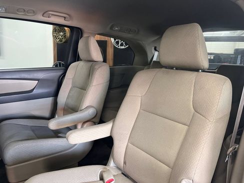 Used 2014 Honda Odyssey LX image 32