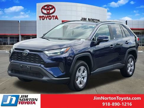 Used 2025 Toyota RAV4 XLE FWD image 3