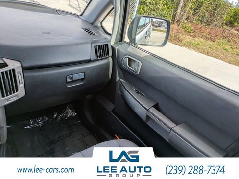 Used 2004 Mitsubishi Endeavor LS image 13