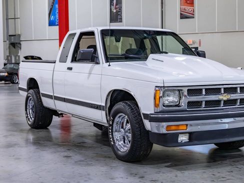 Used 1993 Chevrolet S10 Pickup 2WD Extended Cab image 29