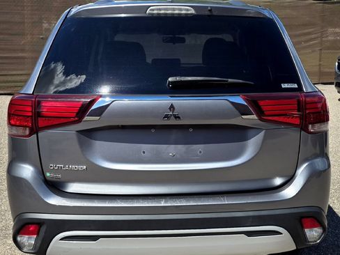 Used 2020 Mitsubishi Outlander SE AWD/4WD image 6