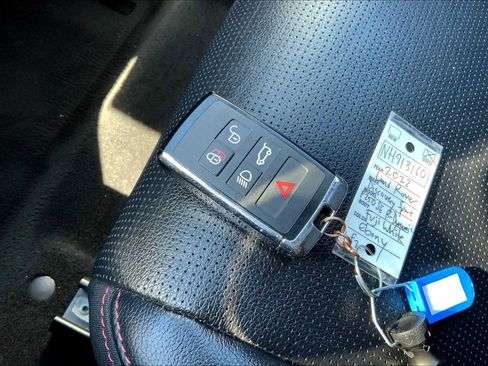 Certified 2022 Land Rover Discovery Sport SE R-Dynamic image 15